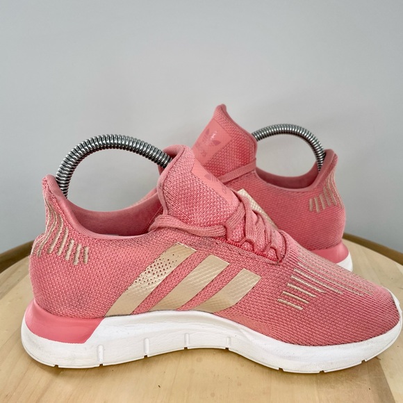 adidas Swift Run J Big Kids Tactile Shoes Sz US 4 - Picture 5 of 9